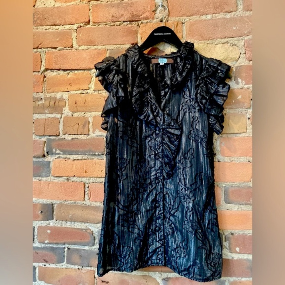 Vintage Eva Franco Sleeveless Ruffled Button-Up Black Blouse. Size: 8